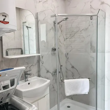 Apartmets Domovik мира 11с кв 7 вместительная трёхкомнатная Apartment Mukatschewo