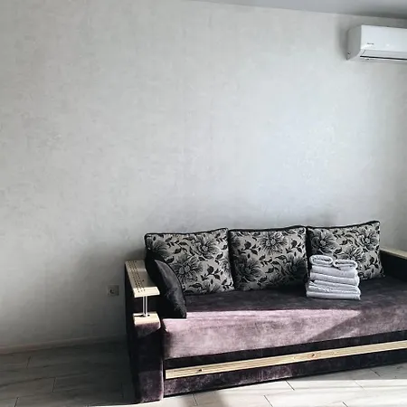 Apartment Apartmets Domovik мира 11с кв 7 вместительная трёхкомнатная Mukatschewo