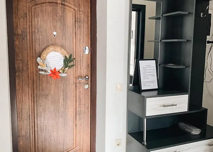 Apartmets Domovik мира 11с кв 7 вместительная трёхкомнатная * Mukatschewo