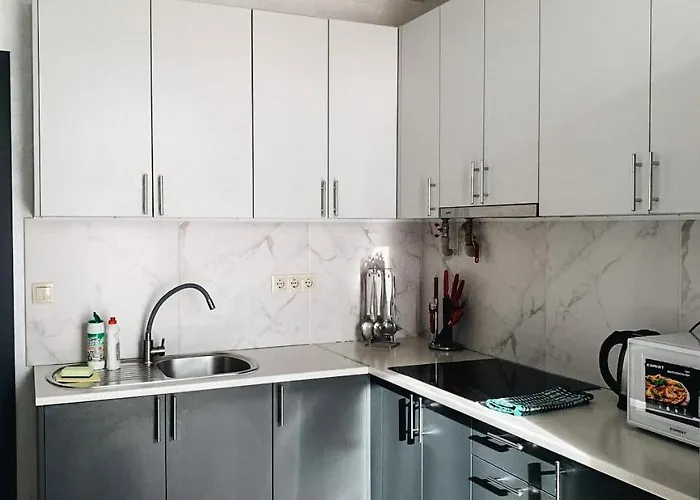 Apartmets Domovik мира 11с кв 7 вместительная трёхкомнатная Apartment *