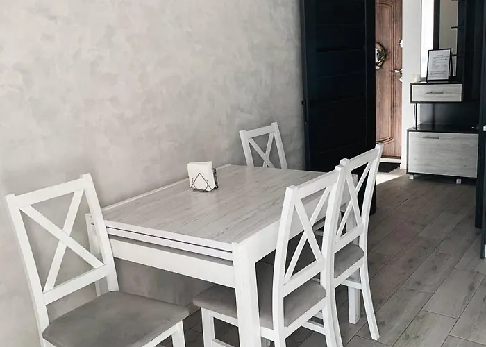 Apartment Apartmets Domovik мира 11с кв 7 вместительная трёхкомнатная *